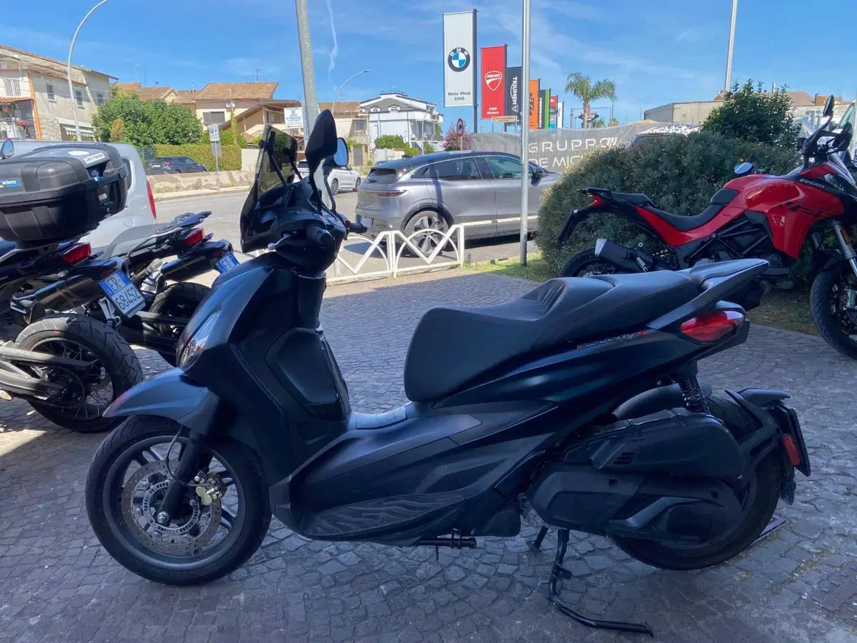 Piaggio Beverly 400 S ABS-ASR (2021 - 24) (2)