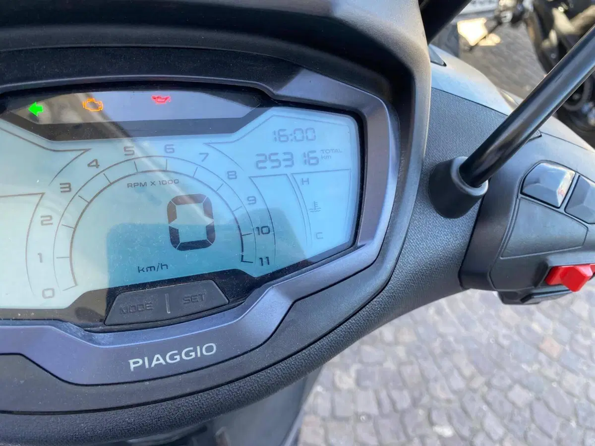 Piaggio Beverly 400 S ABS-ASR (2021 - 24) (3)