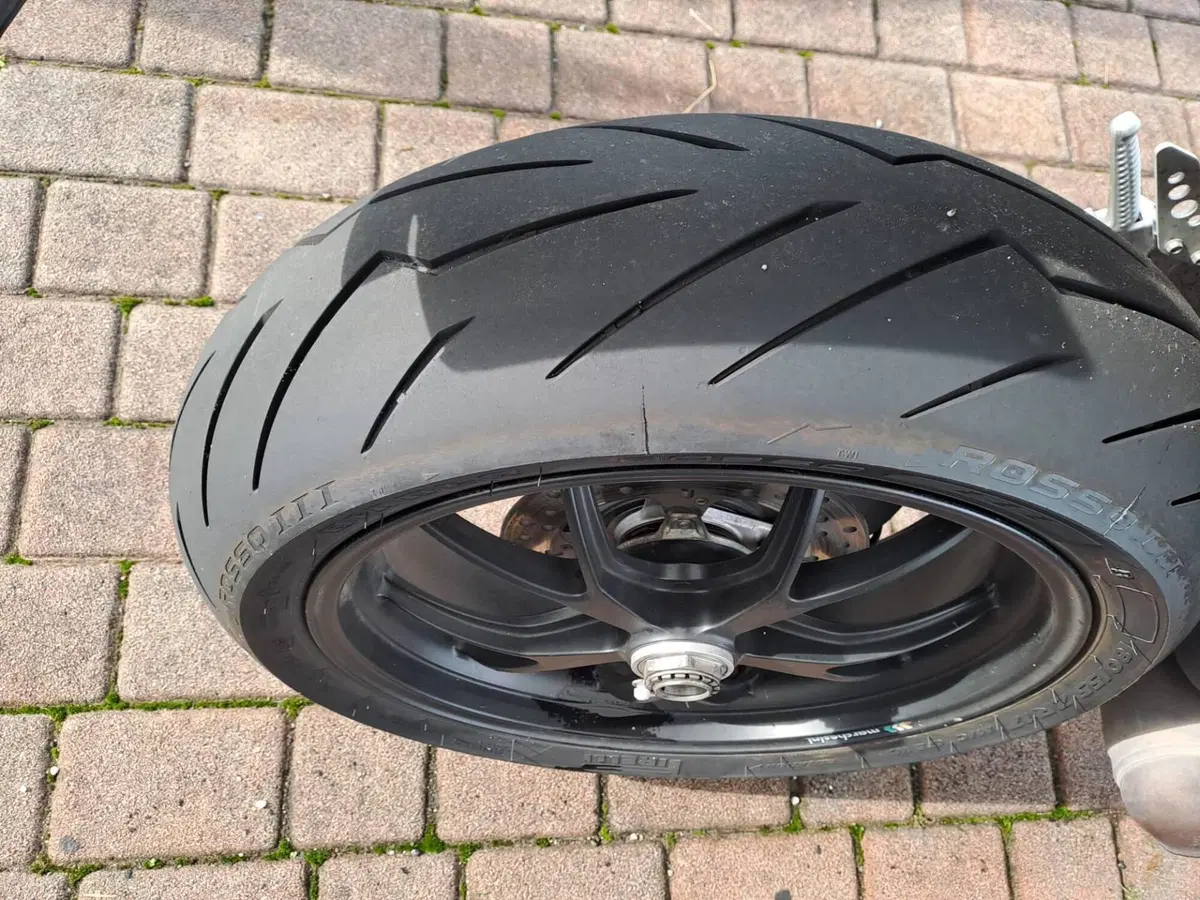Ducati Hypermotard 1100 (2007 - 09) (3)