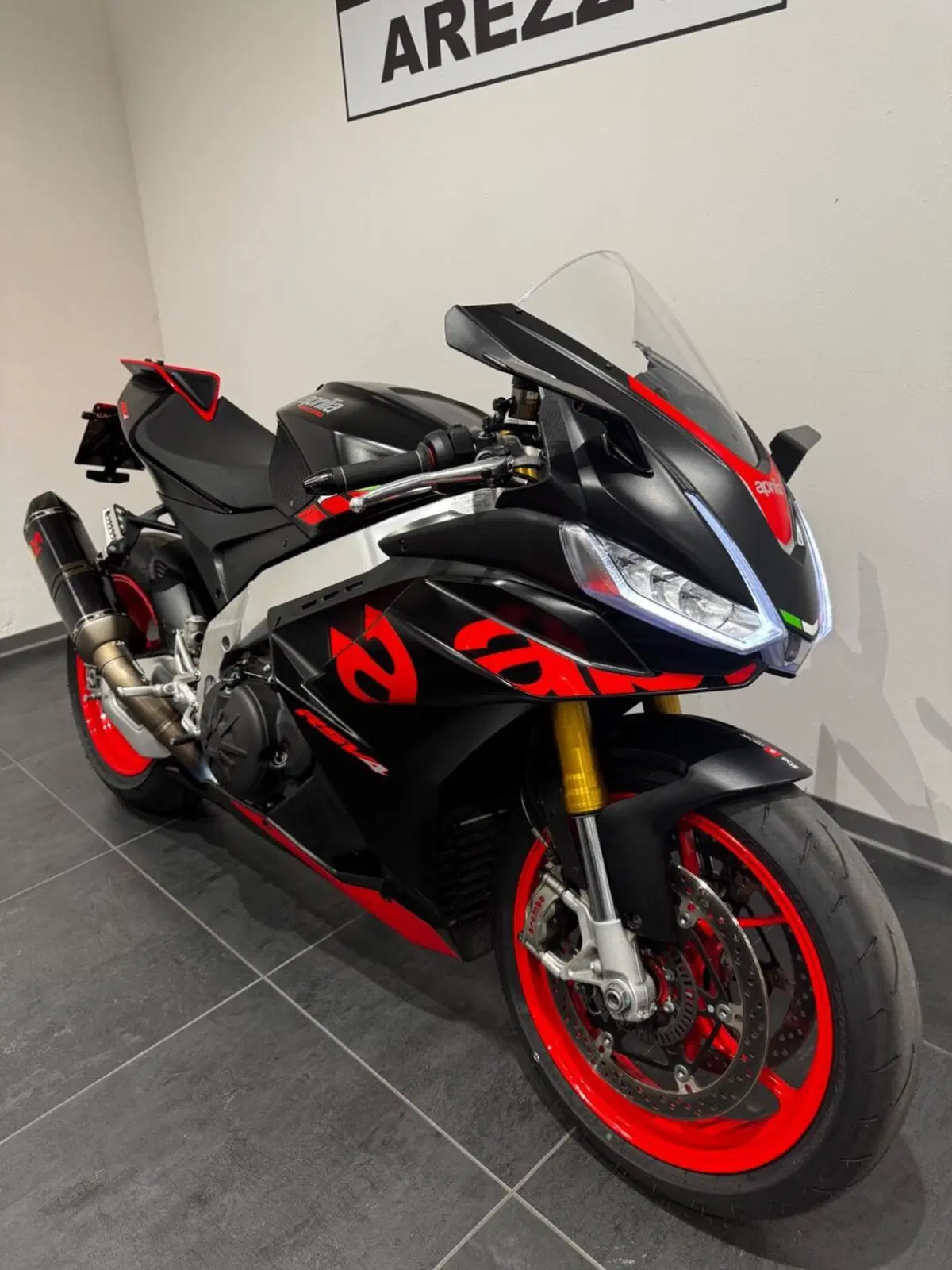 Aprilia RSV4 1100 (2021 - 24) (2)