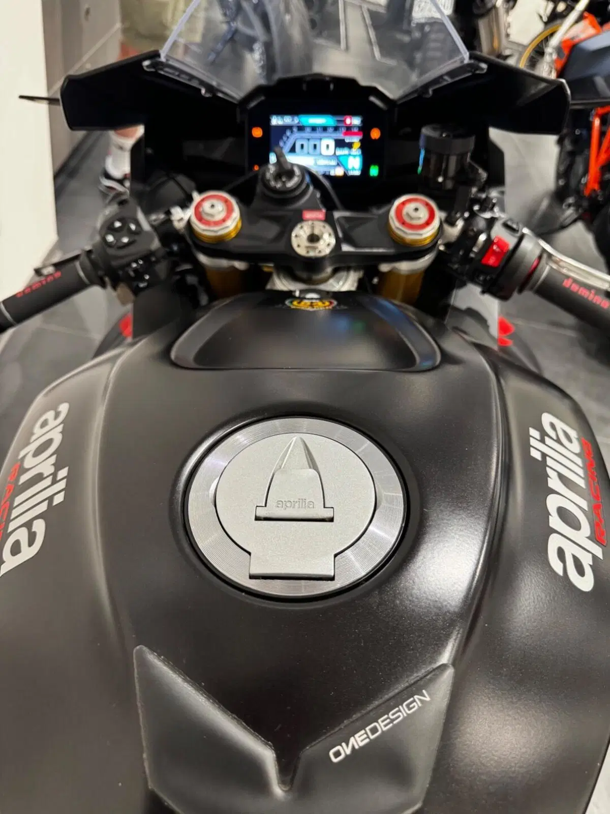 Aprilia RSV4 1100 (2021 - 24) (12)