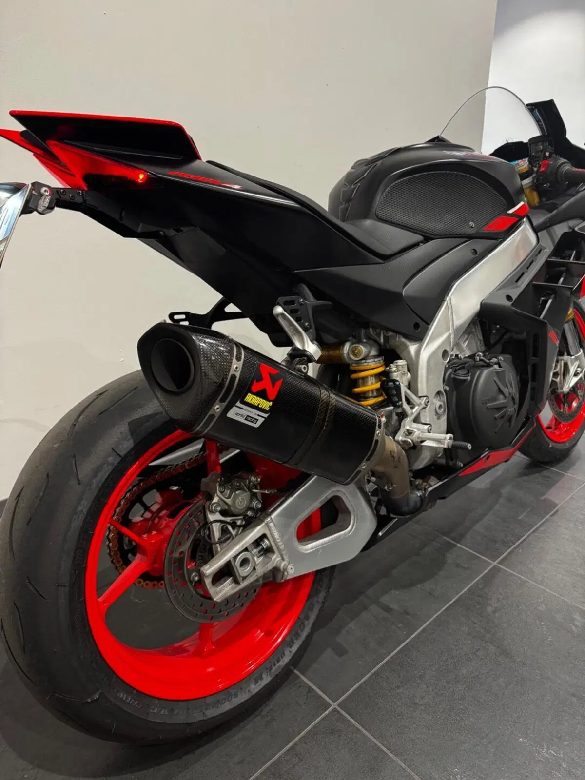 Aprilia RSV4 1100 (2021 - 24) (17)