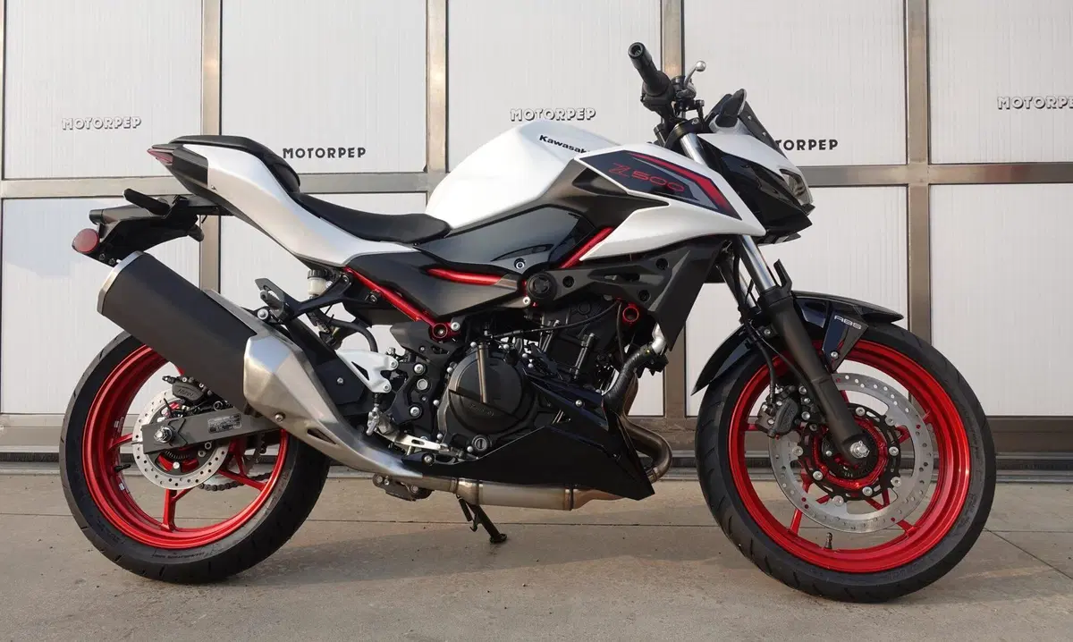 Kawasaki Z 500 SE (2024 - 26) (2)