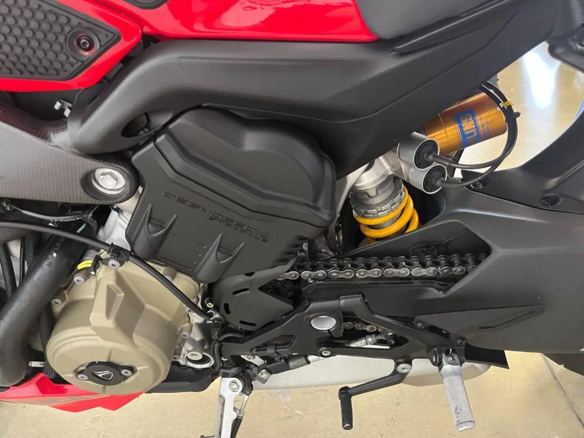 Ducati Streetfighter V4 S (2023 - 24) (9)