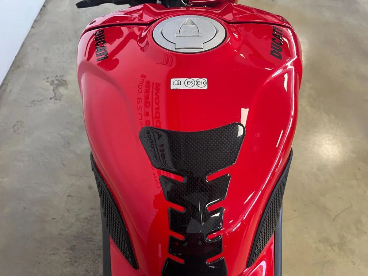 Ducati Streetfighter V4 S (2023 - 24) (10)