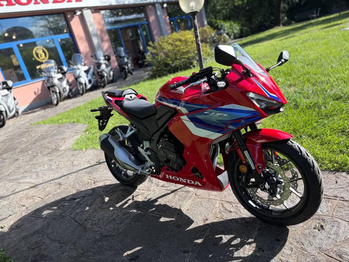 Honda CBR 500 R (2026) (4)