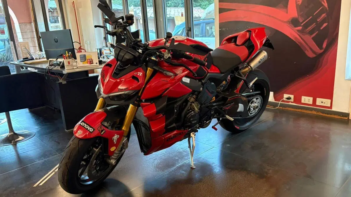Ducati Streetfighter V4 S (2023 - 24) (2)
