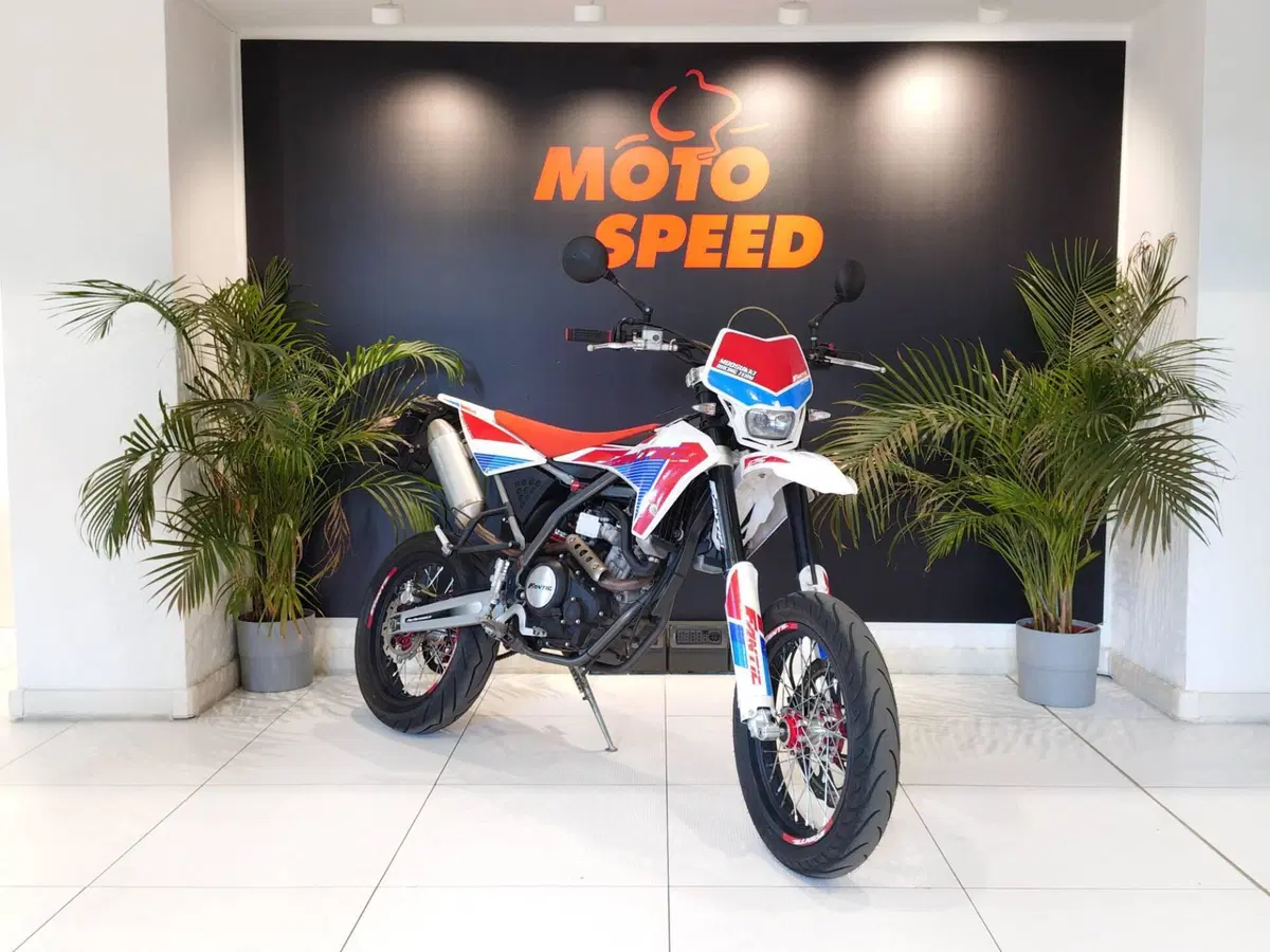 Fantic Motor Motard 125 Performance 4t (2020) (2)
