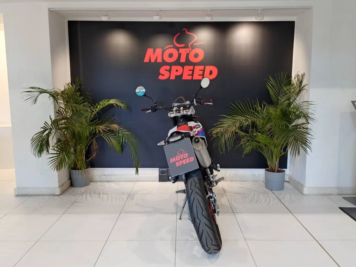 Fantic Motor Motard 125 Performance 4t (2020) (6)