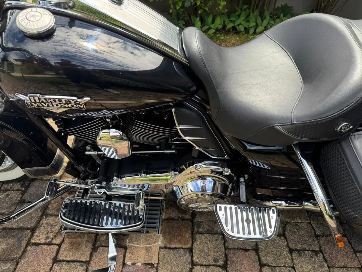 Harley-Davidson 103 Road King Classic (2011 - 13) - FLHRC (6)