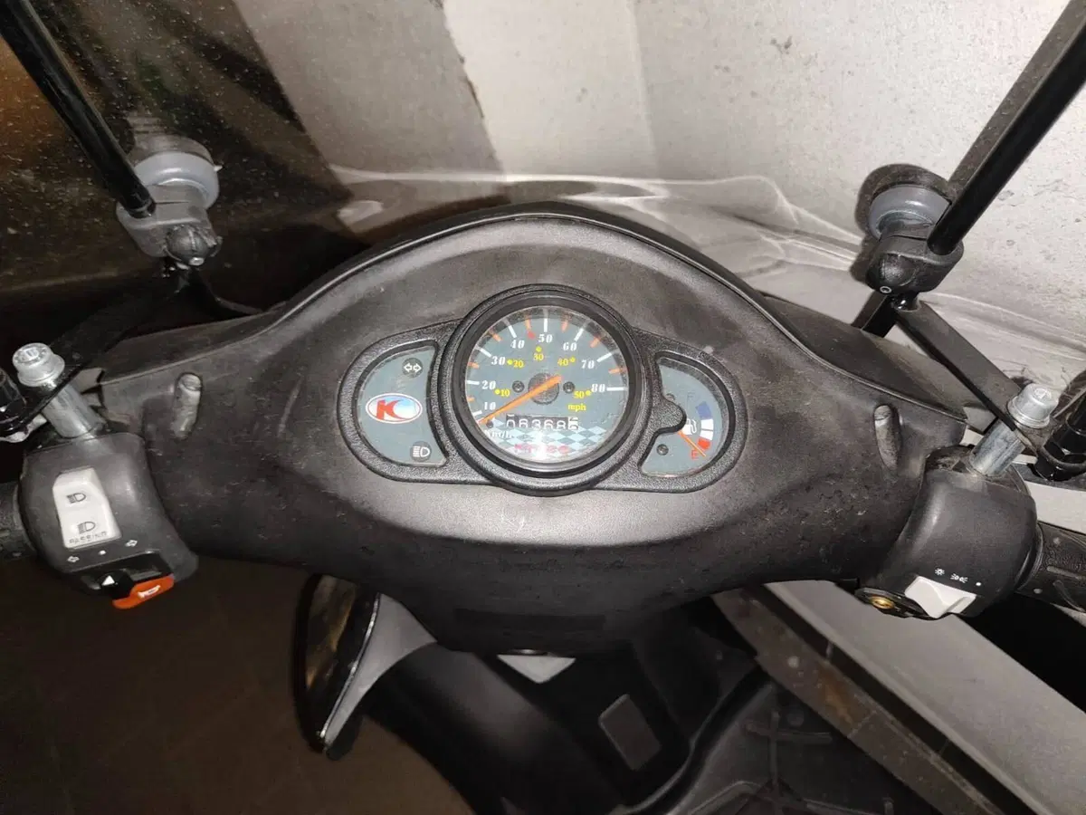 Kymco Agility 50 4T (2005 - 06) (4)