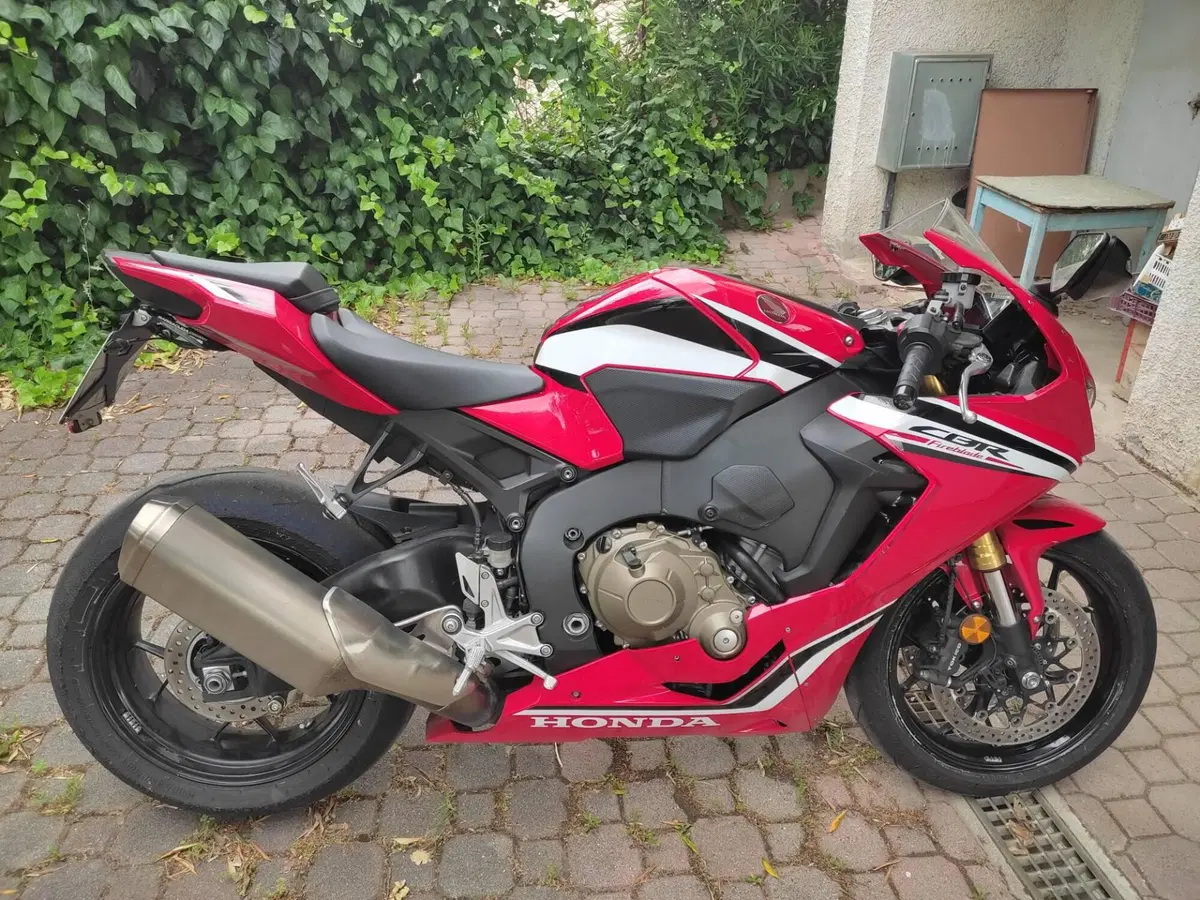 Honda CBR 1000 RR Fireblade (2017 - 19) (3)