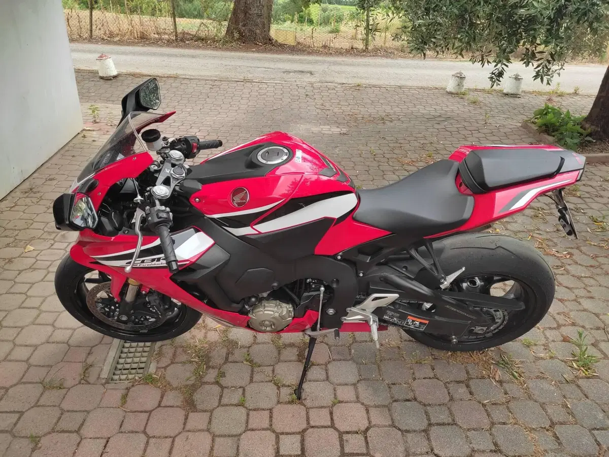 Honda CBR 1000 RR Fireblade (2017 - 19) (4)