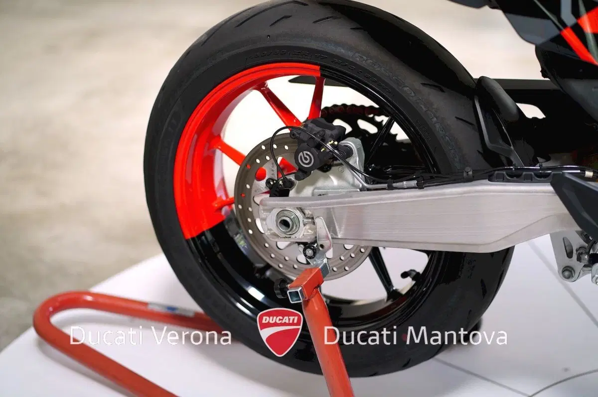 Ducati Hypermotard 698 Mono RVE (2024 - 26) (10)