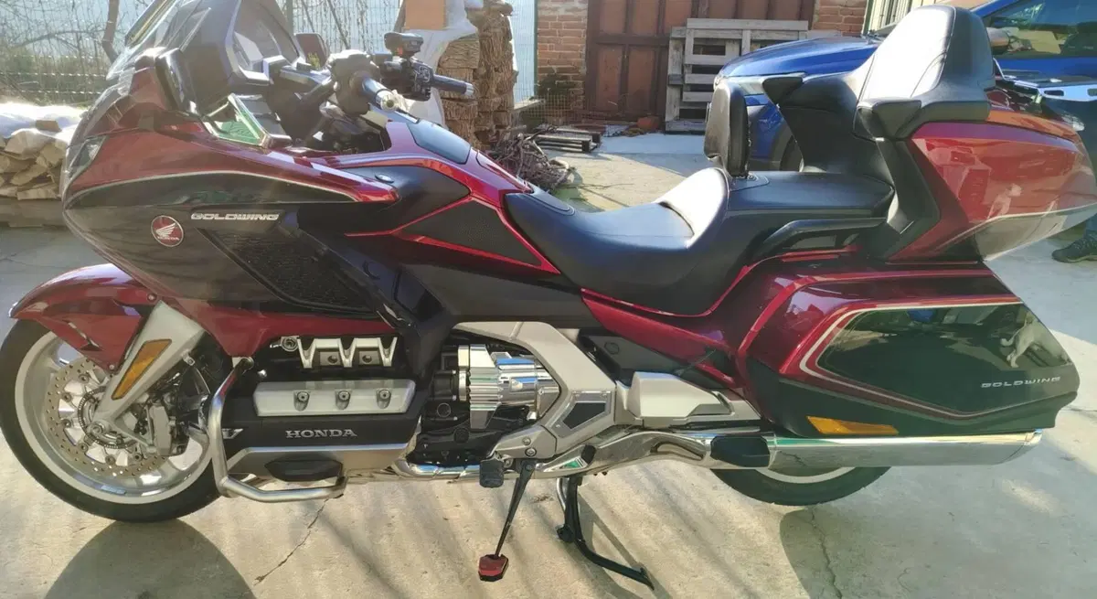 Honda GL 1800 Gold Wing DCT Tour (2020) (4)