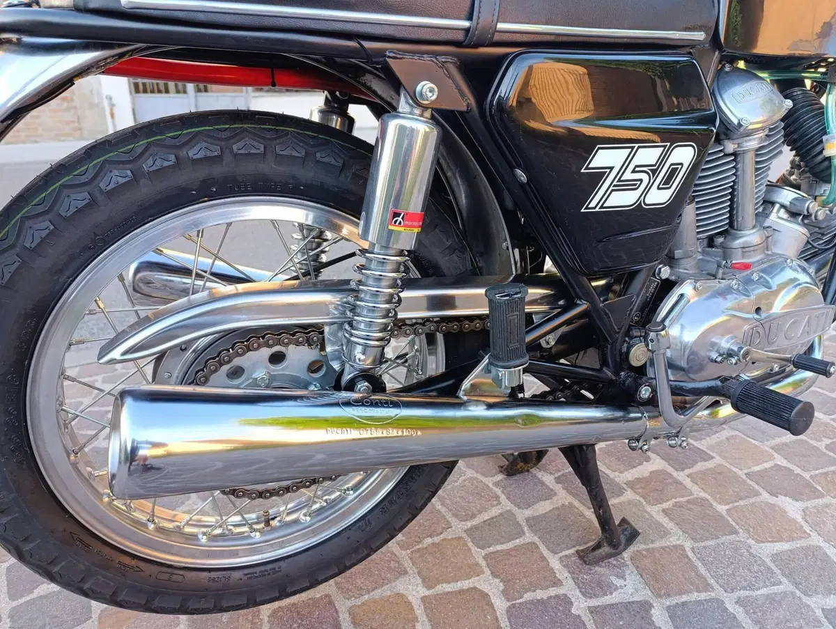 Ducati 750 S (2)
