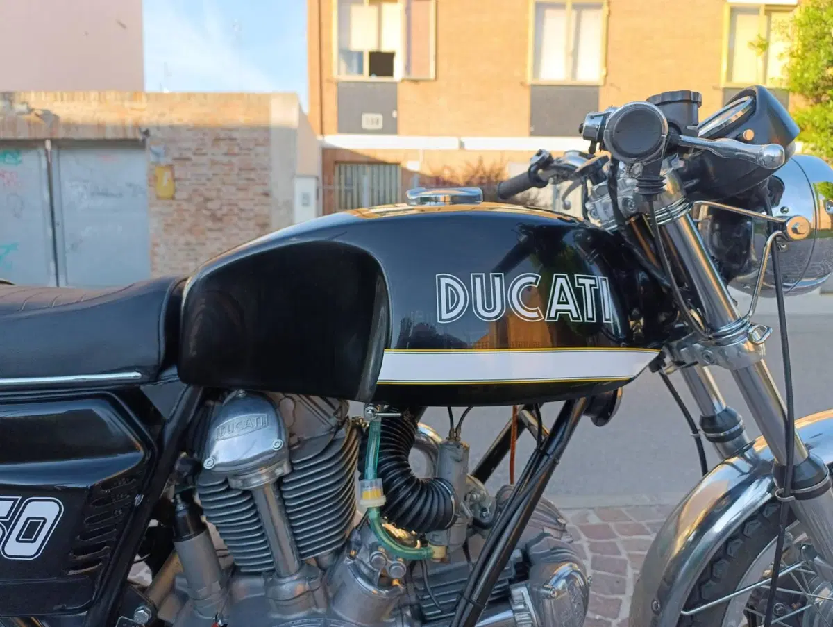 Ducati 750 S (4)