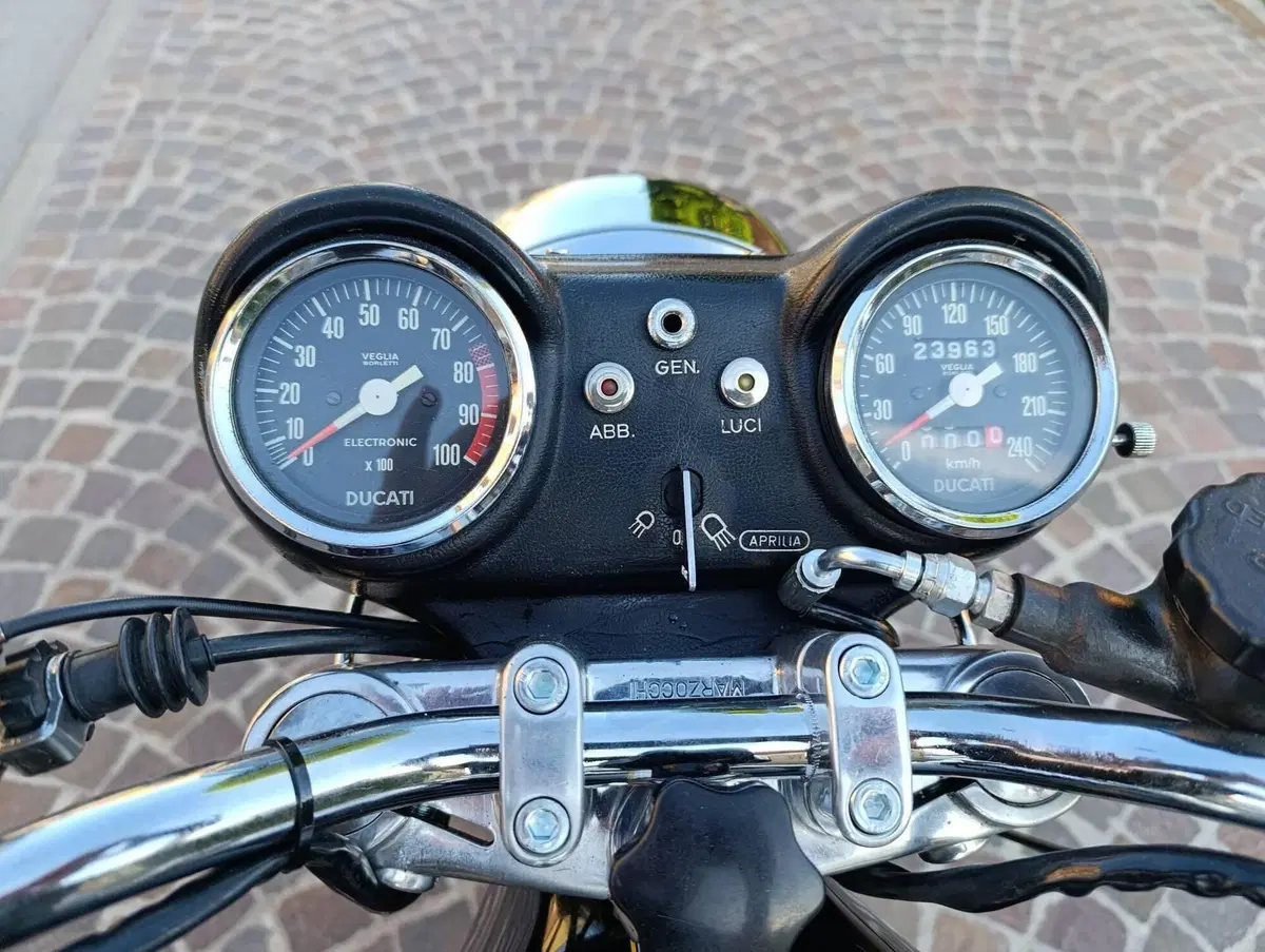 Ducati 750 S (7)