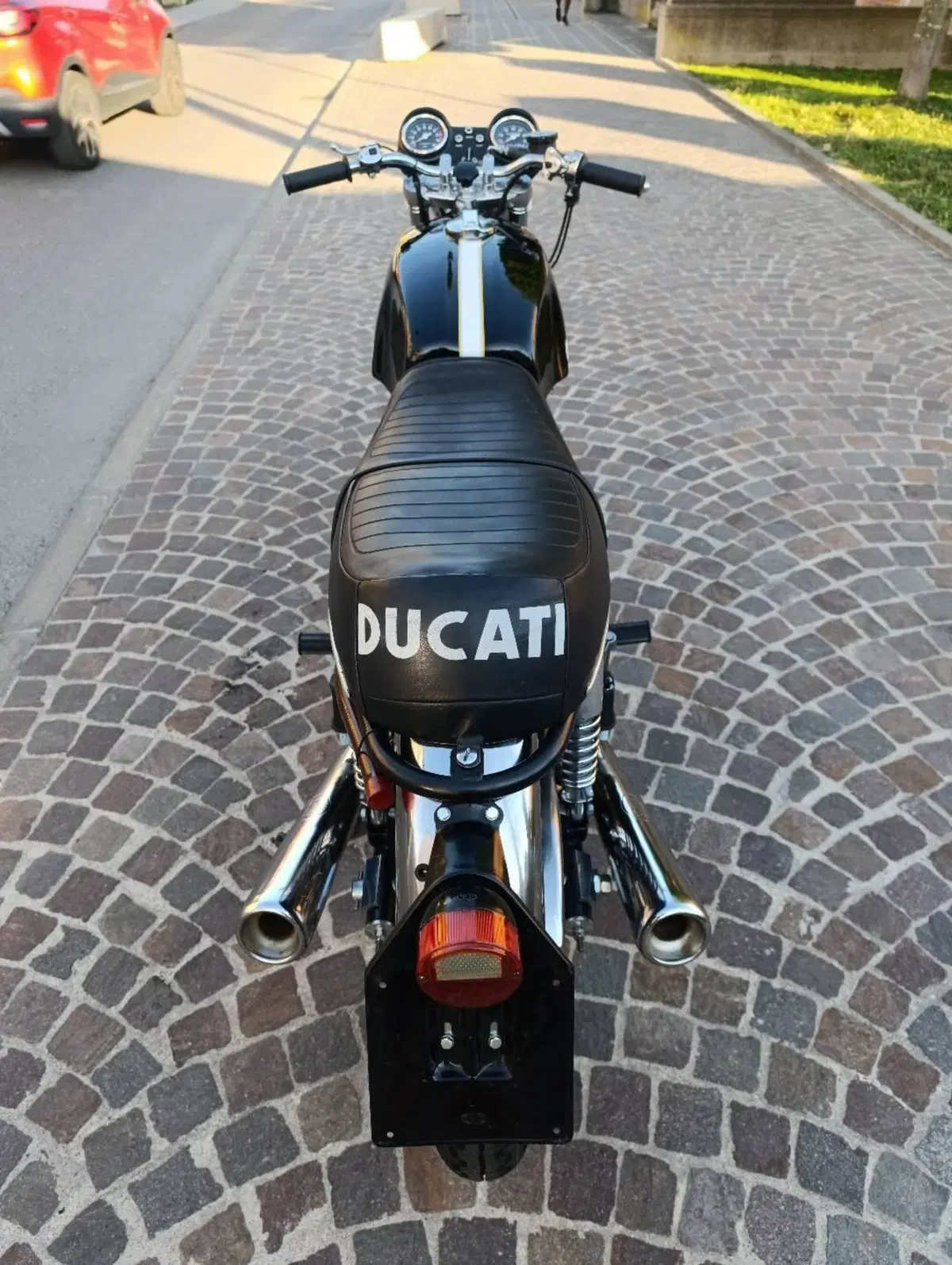 Ducati 750 S (9)
