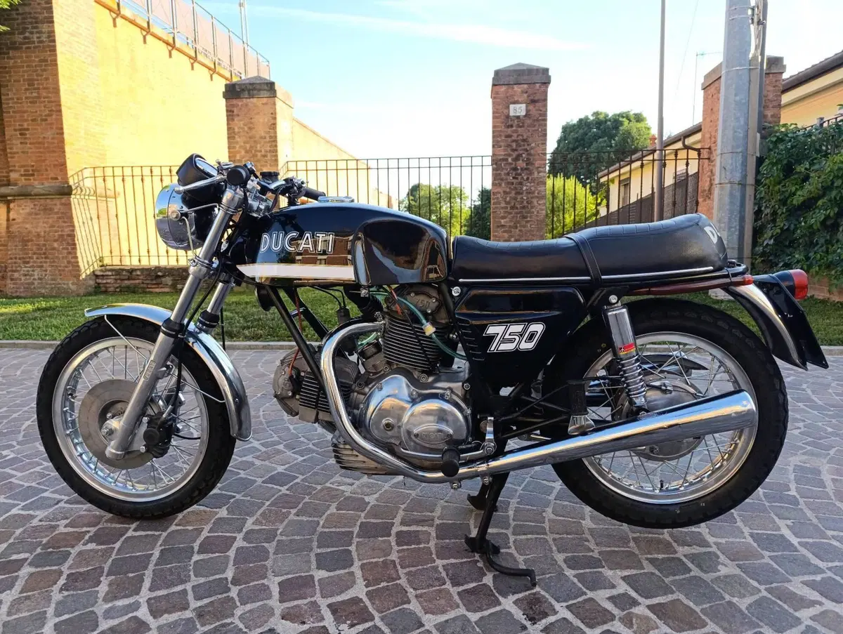 Ducati 750 S (11)