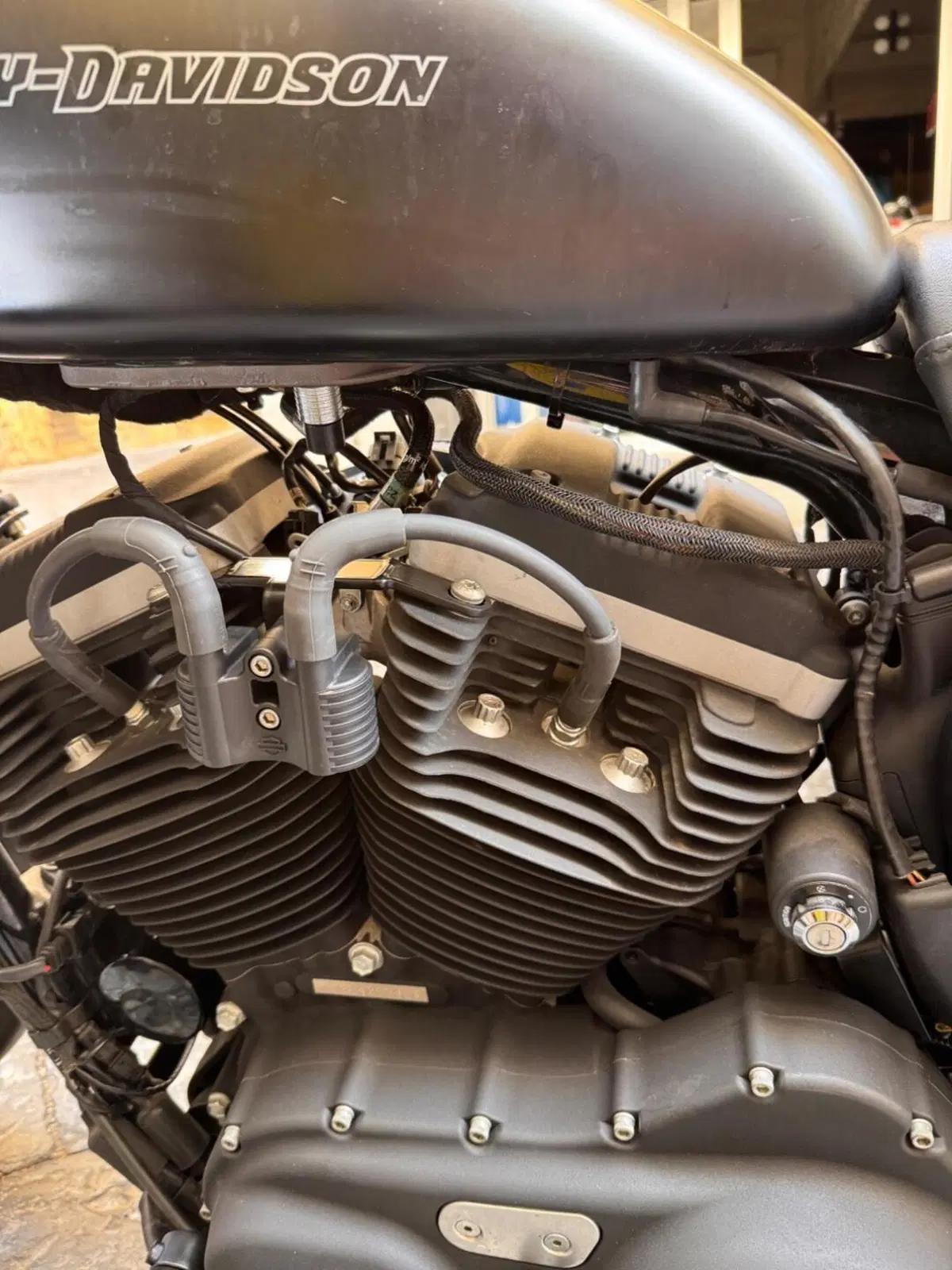 Harley-Davidson 883 Iron (2009 - 11) - XL 883N (4)