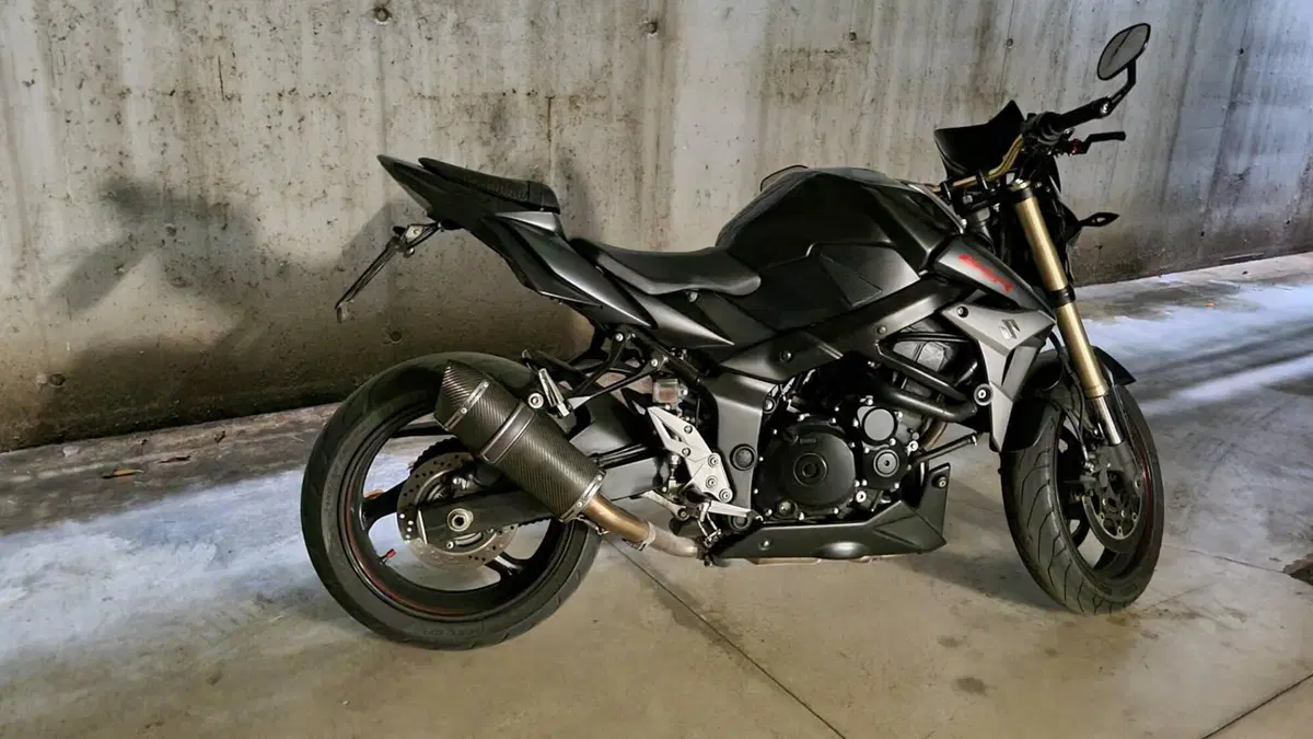 Suzuki GSR 750 ABS (2010 - 17) (3)
