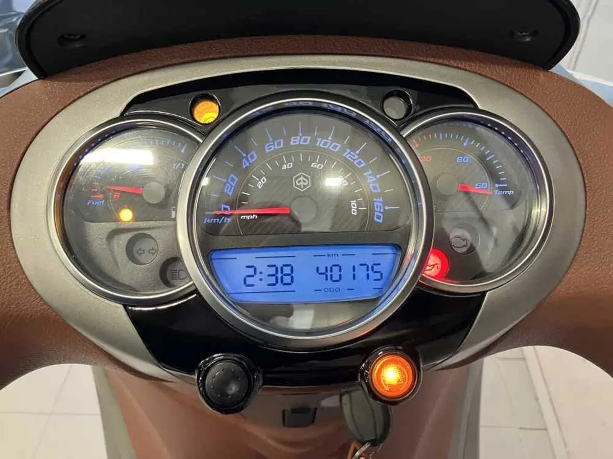 Piaggio Beverly 300 i.e. ABS-ASR (2016 - 20) (3)