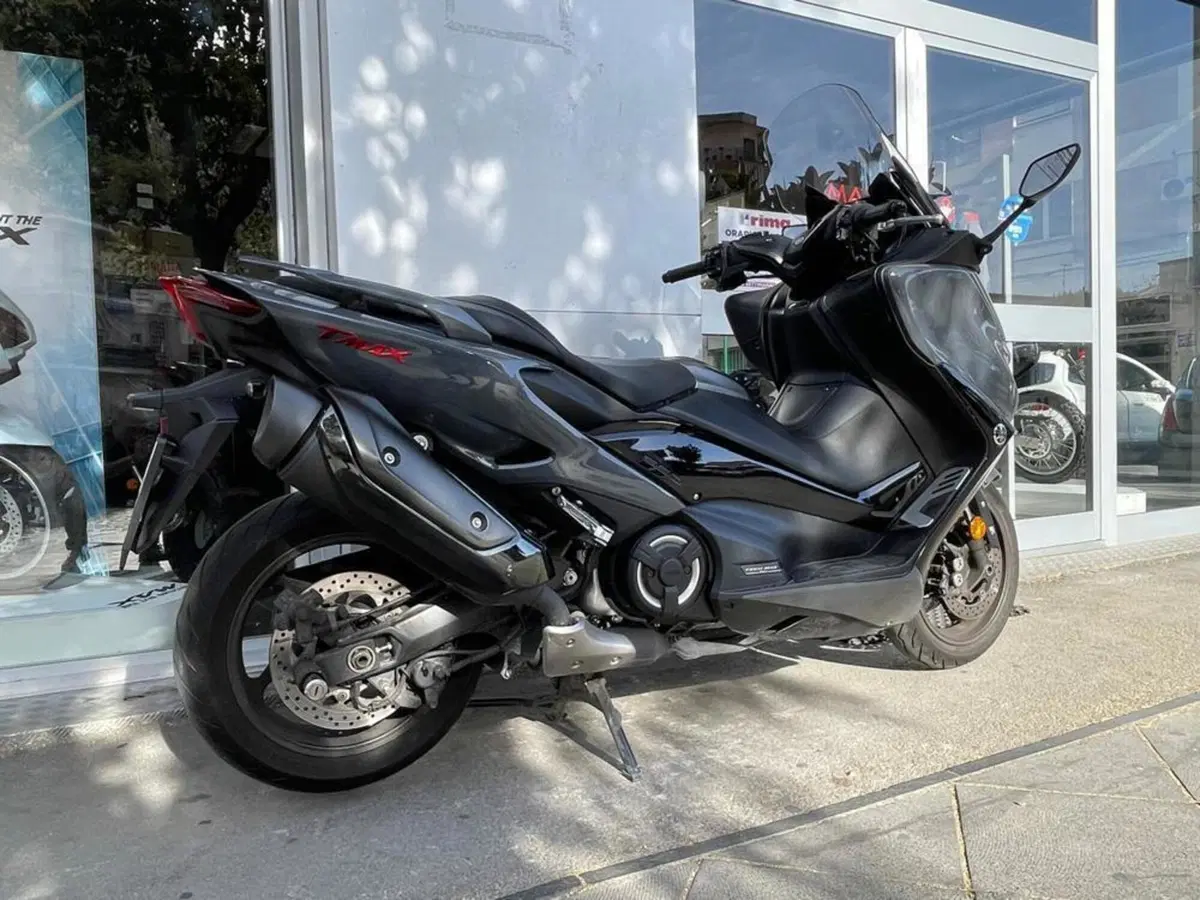 Yamaha T-Max 560 (2020 - 21) (6)
