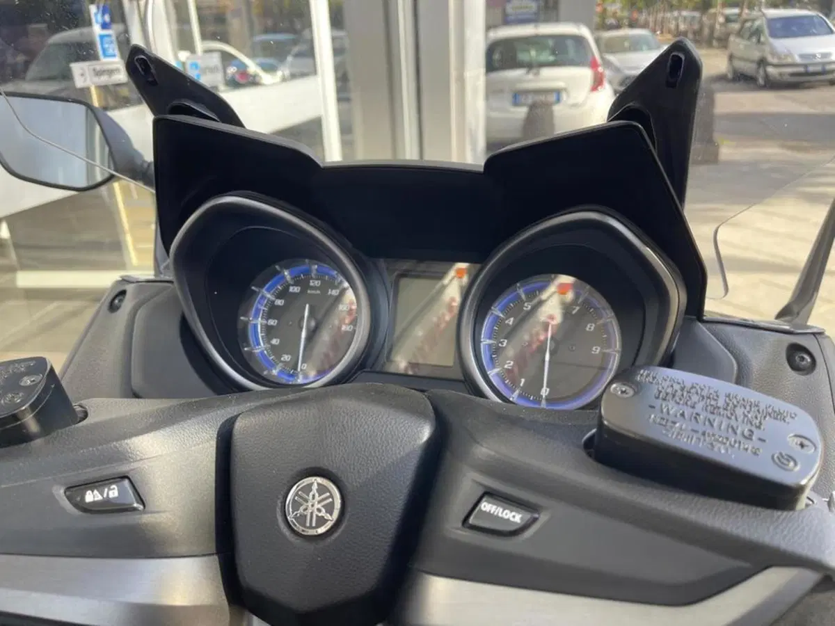 Yamaha T-Max 560 (2020 - 21) (7)