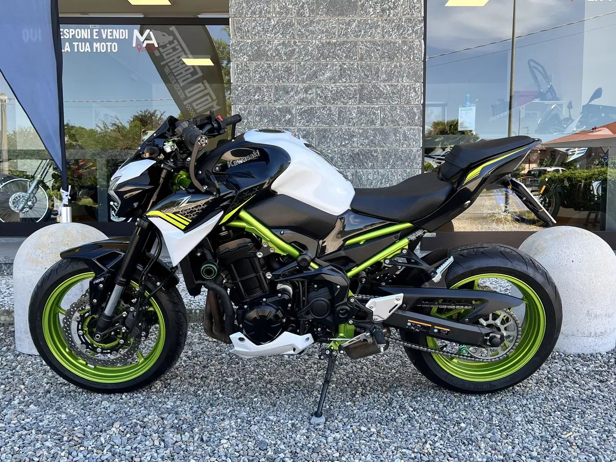 Kawasaki Z 900 (2021 - 24) (4)