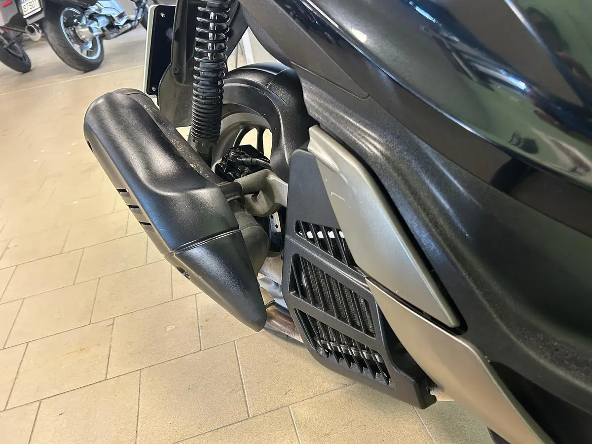 Piaggio Medley 150 S ABS (2016 - 19) (17)