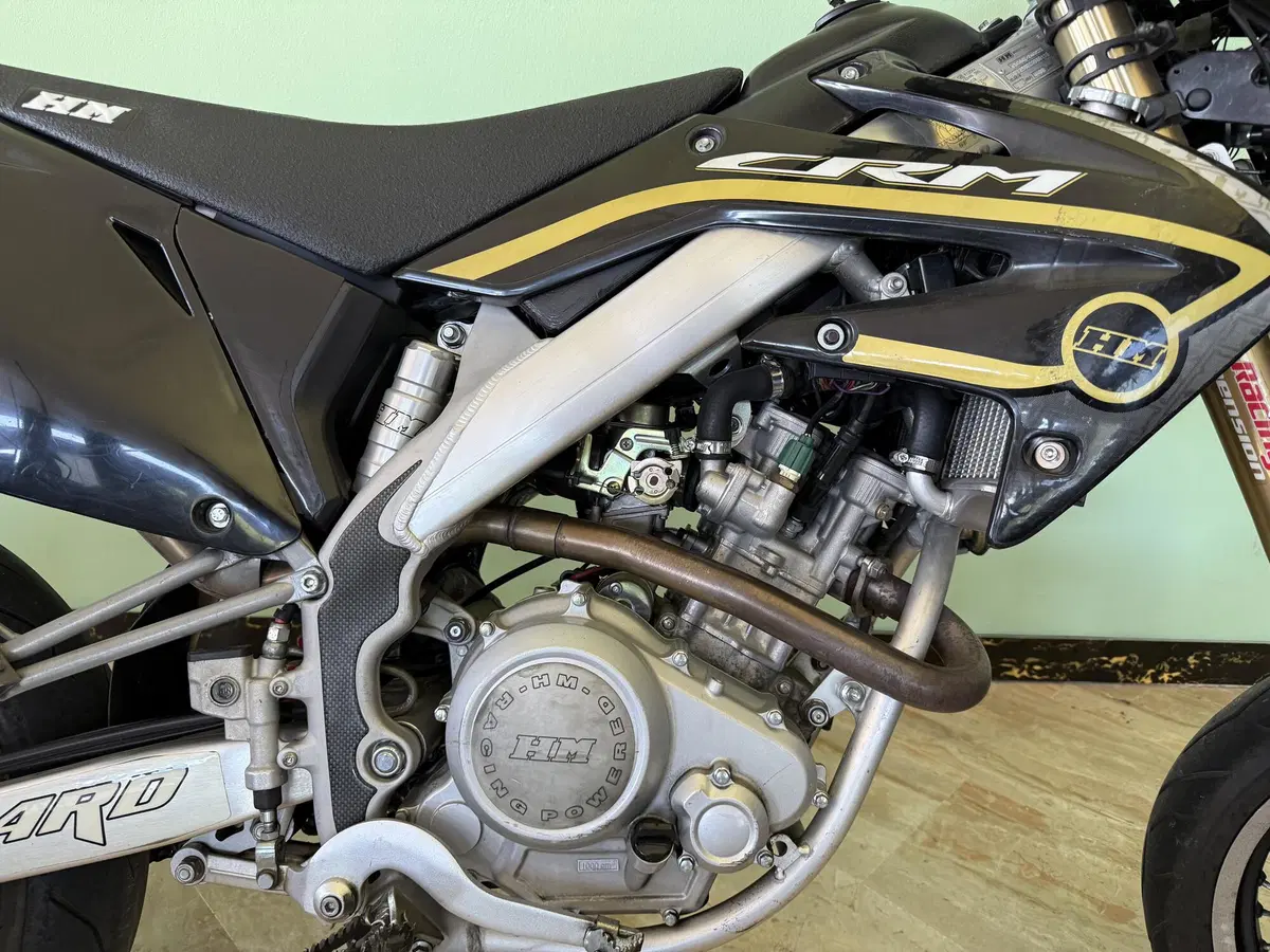 HM CRM F125 X Derapage RR 4t (9)