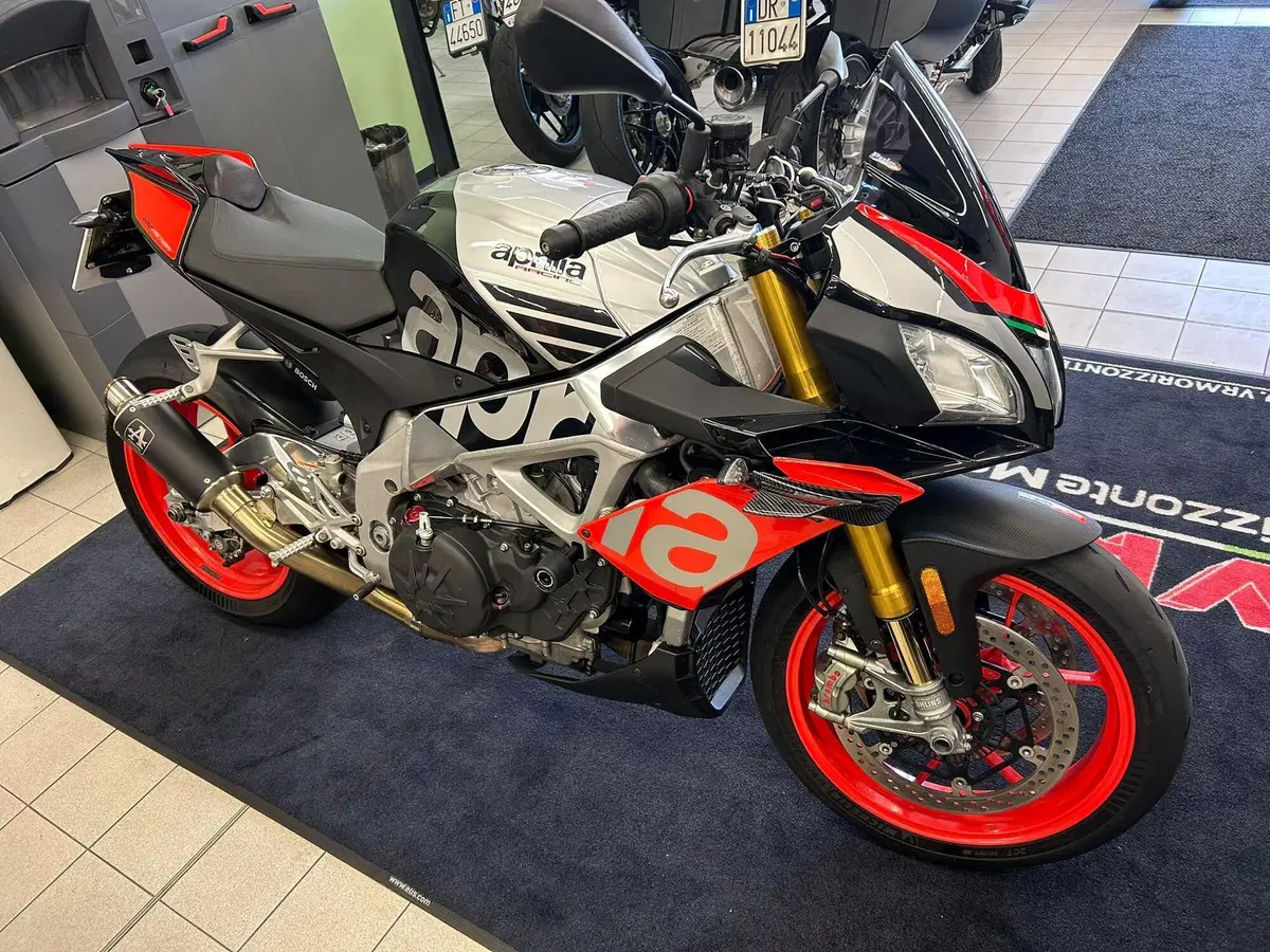 Aprilia Tuono V4 Factory (2017 - 18) (3)