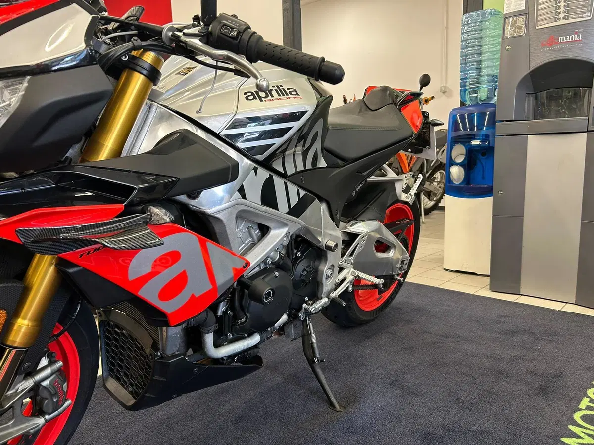 Aprilia Tuono V4 Factory (2017 - 18) (5)