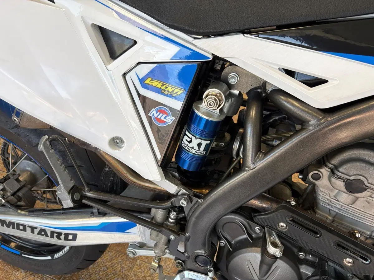 Valenti Racing SM 125 Z (2020 - 22) (11)
