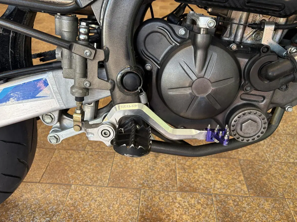 Valenti Racing SM 125 Z (2020 - 22) (12)