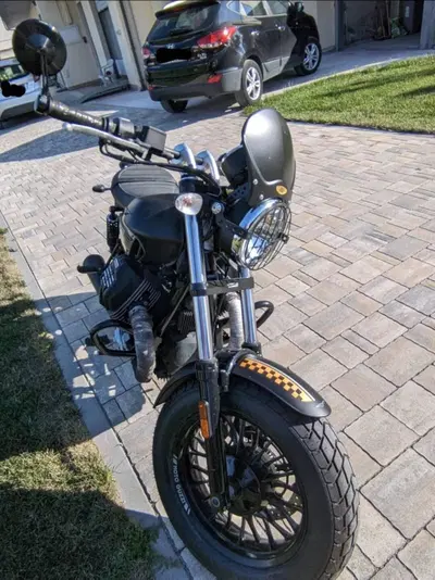 Moto Guzzi V9 Bobber (2016 - 18) usata