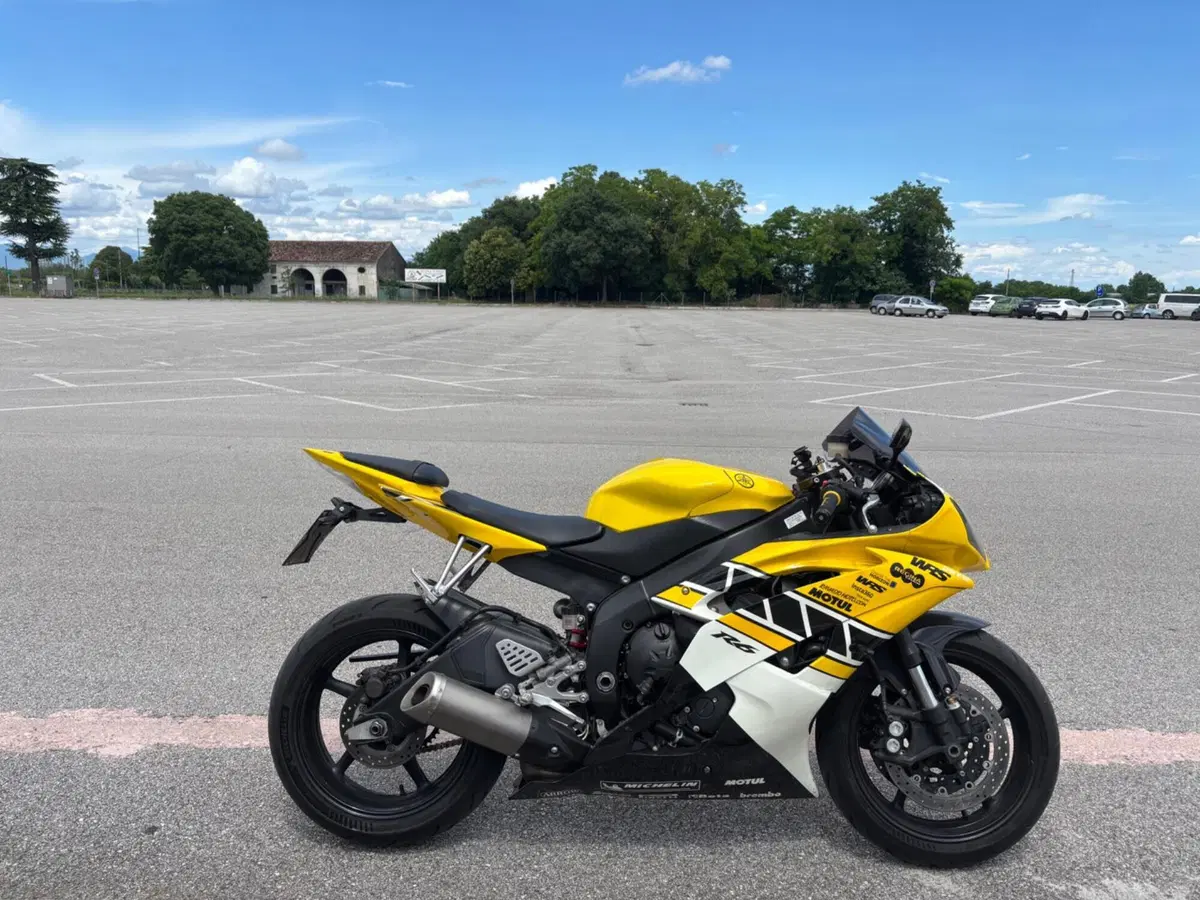 Yamaha YZF R6 (2008 - 09) (2)