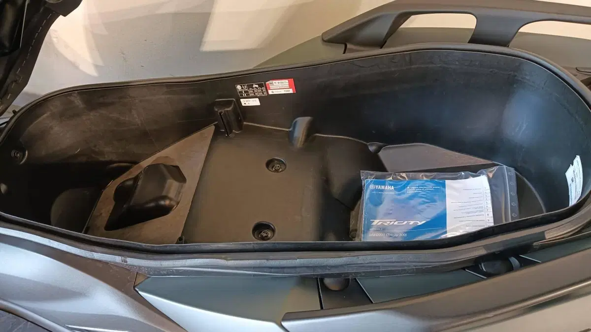 Yamaha Tricity 300 (2021 - 24) (8)