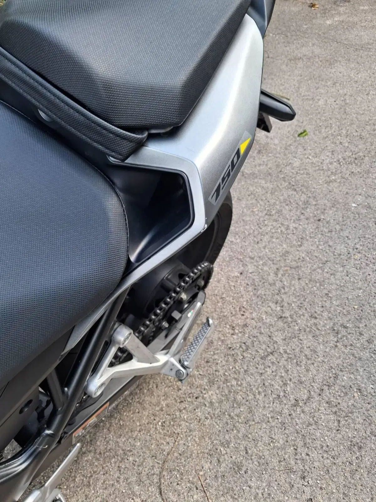 Honda CB 750 Hornet (2023 - 24) (3)