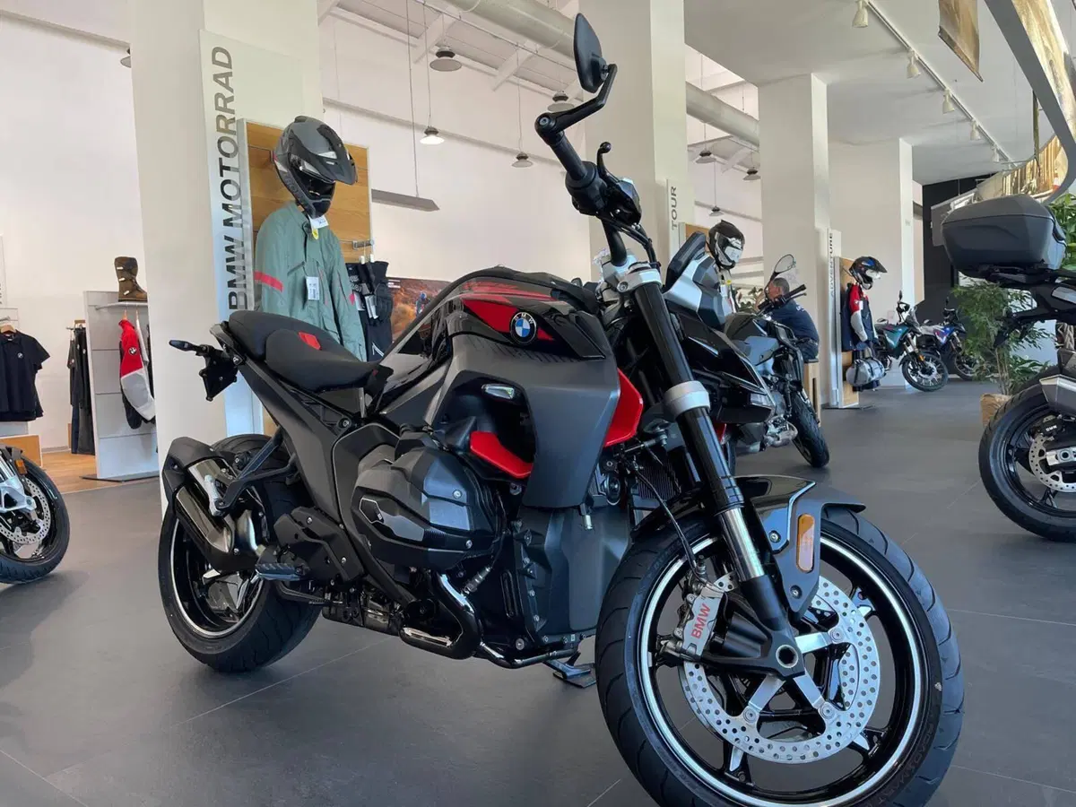 Bmw R 1300 R (2026) (2)