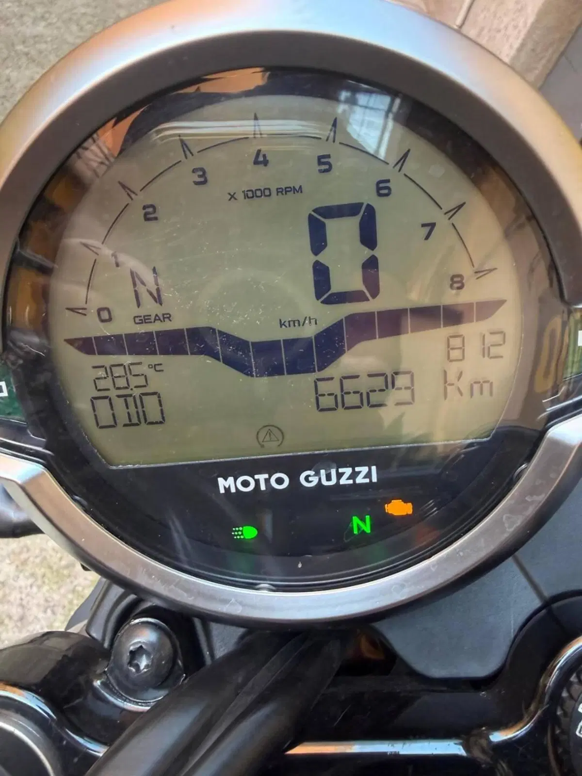 Moto Guzzi V7 Stone (2021 - 24) (5)