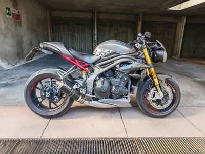Triumph Speed Triple 1050 R ABS (2016 - 17) usata