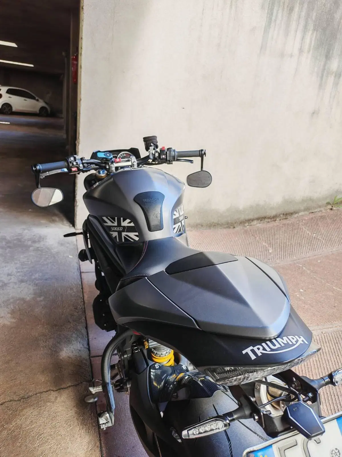 Triumph Speed Triple 1050 R ABS (2016 - 17) (4)