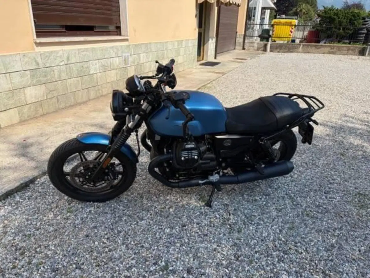 Moto Guzzi V7 Stone (2025 - 26) (3)