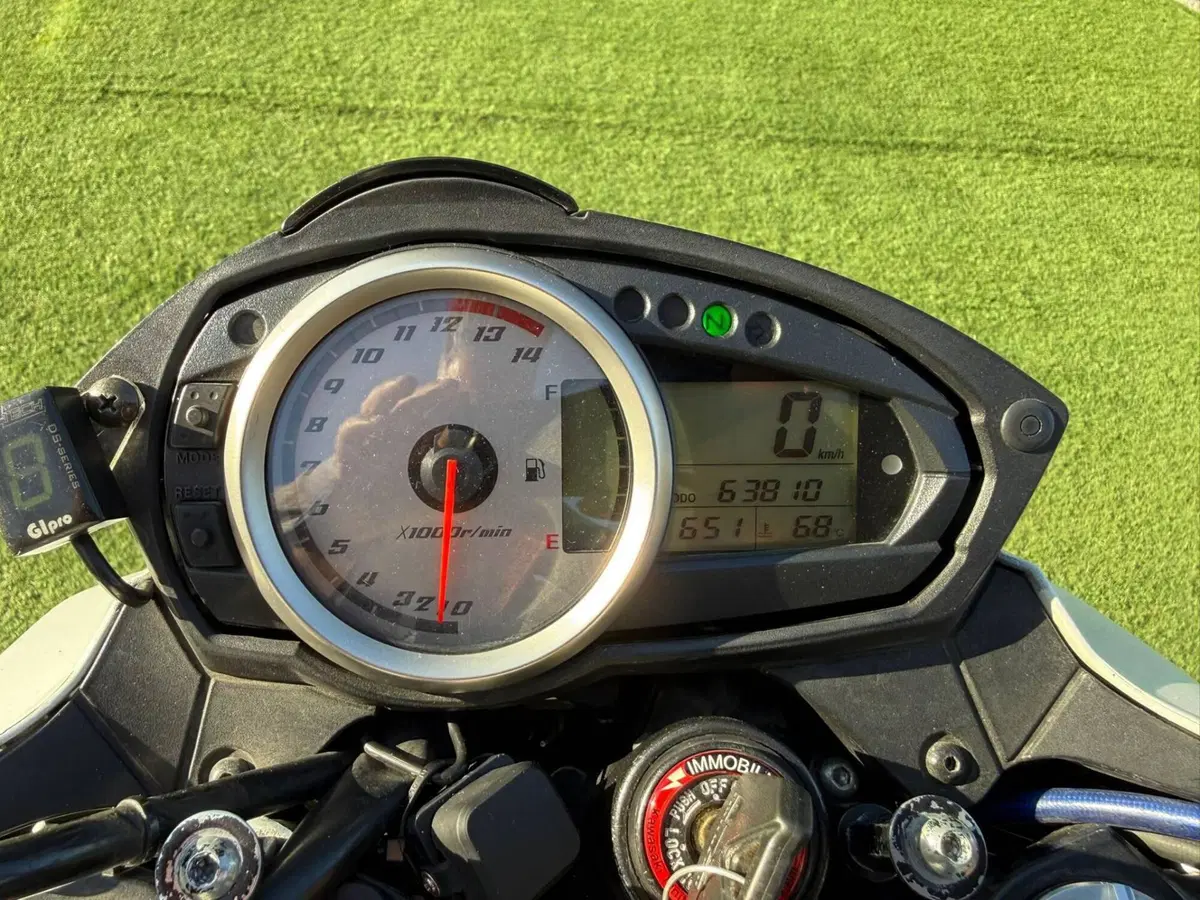 Kawasaki Z 750 (2007 - 14) (4)