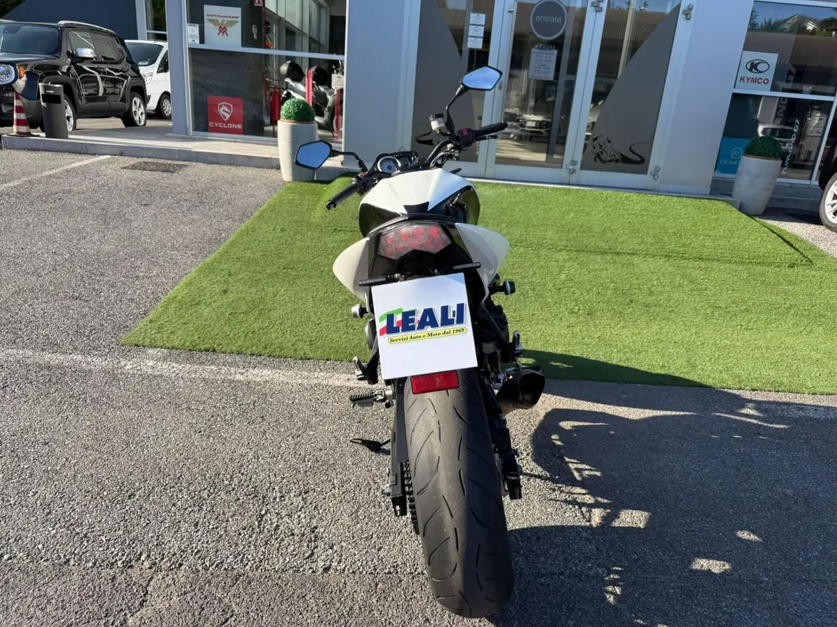 Kawasaki Z 750 (2007 - 14) (13)
