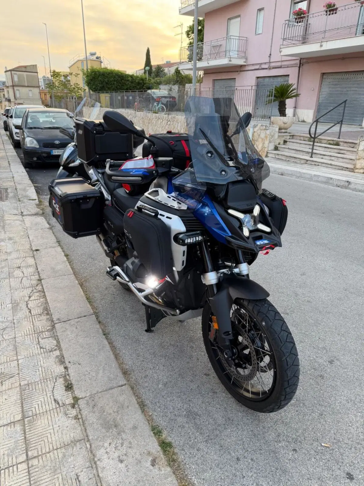 Bmw R 1300 GS Adventure Trophy (2025 - 26) (3)