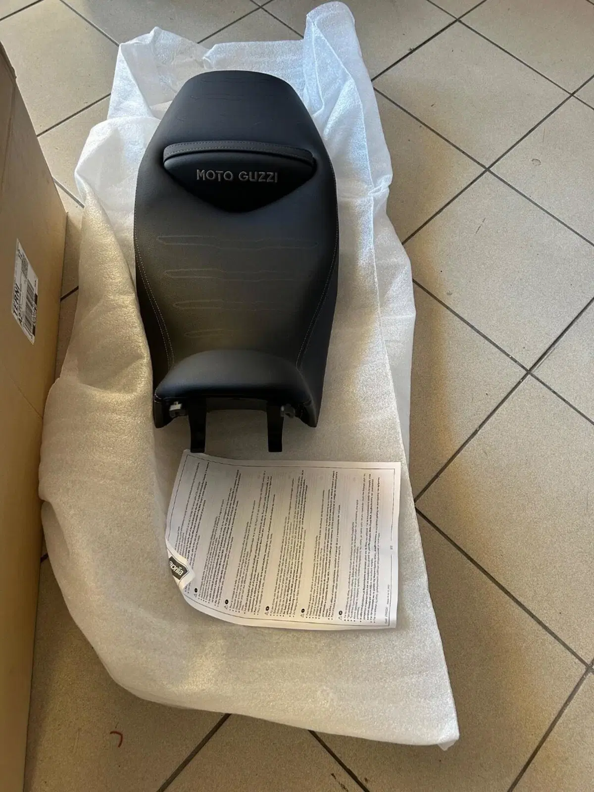 sella riscaldata per v85 del 2024 Moto Guzzi