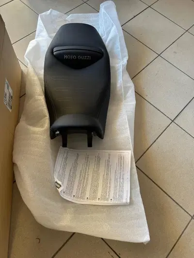 sella riscaldata per v85 del 2024 Moto Guzzi
